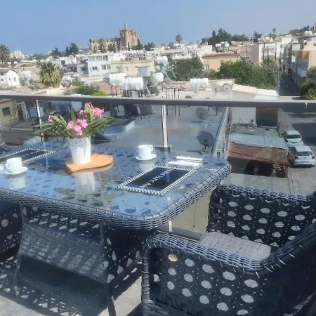 Kirkor アパート ファマグスタ