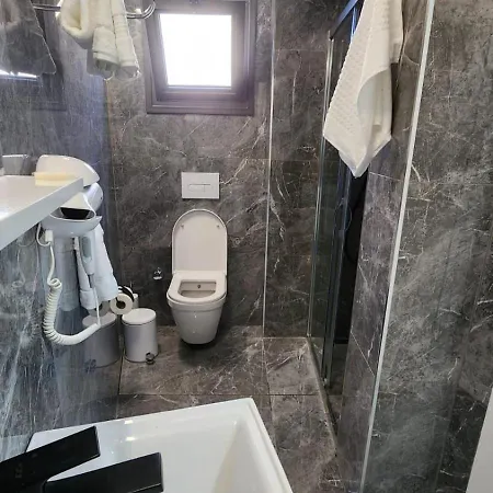 Kirkor Apartament *