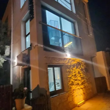 Kirkor Apartament *